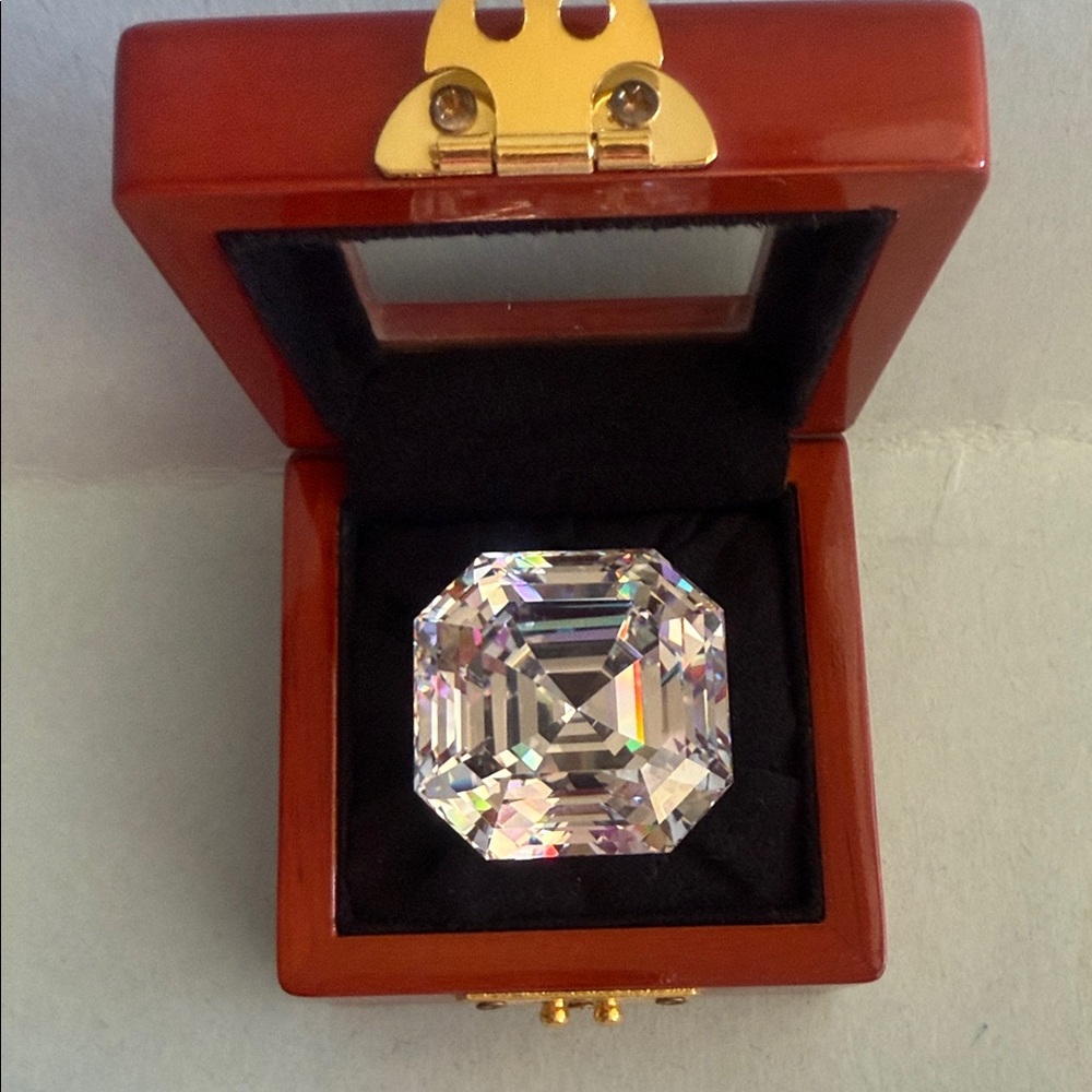 Dominique Radiant Crystal Display in Rich Wooden Case